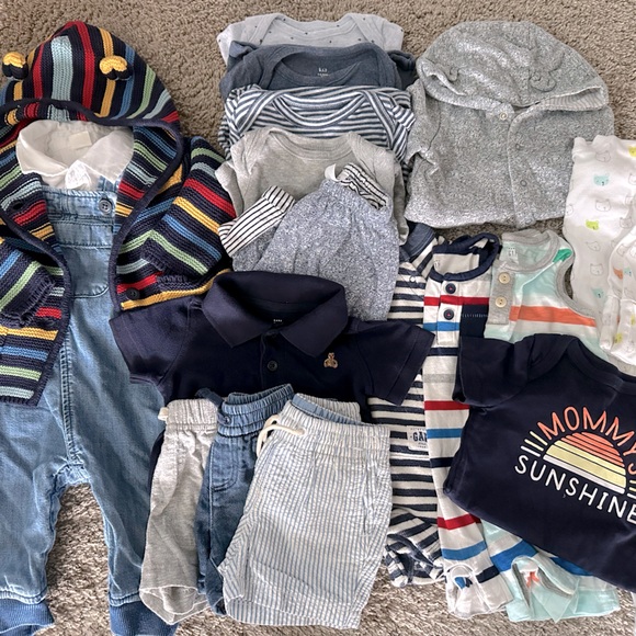 GAP Baby boy clothing lot (size:0-6M) - Picture 1 of 6